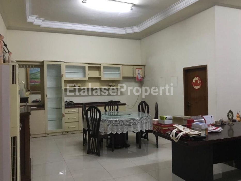 Foto properti BU Rumah Besar Utk Home Industry Dijual/Disewakan Area Strategis 5