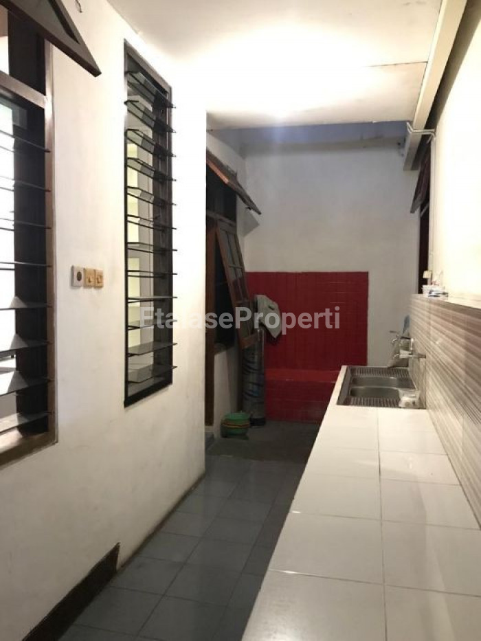 Foto properti BU Rumah Besar Utk Home Industry Dijual/Disewakan Area Strategis 6