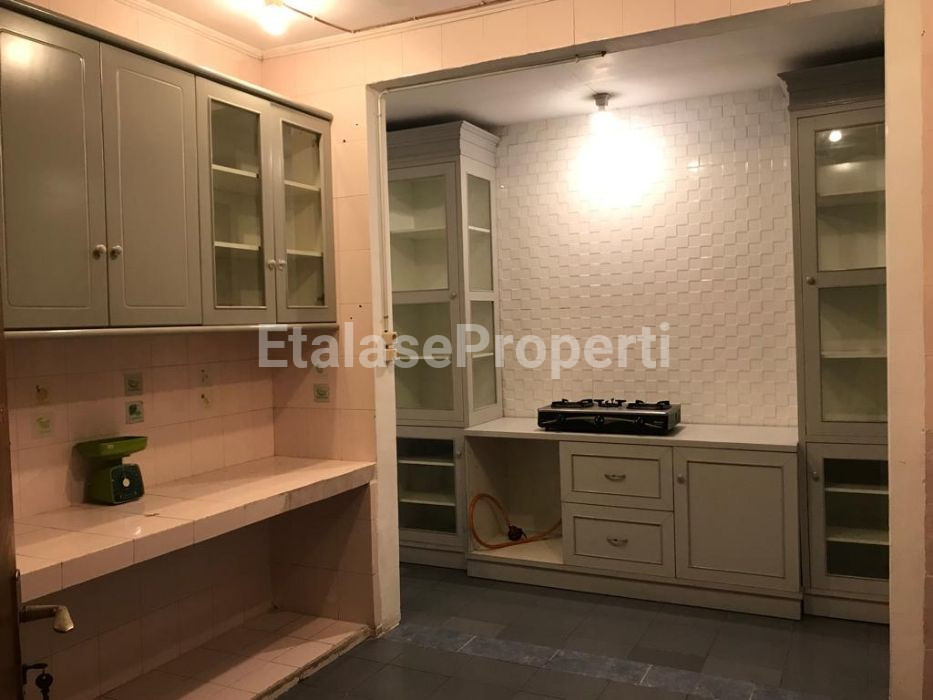 Foto properti BU Rumah Besar Utk Home Industry Dijual/Disewakan Area Strategis 7