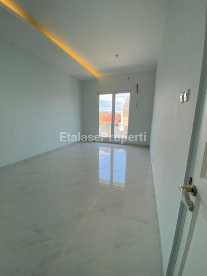 Foto properti Quick Sale ! Rumah Hook 4 Bedroom Baru Jadi Siap Huni Di Bukit Palma Citraland 4