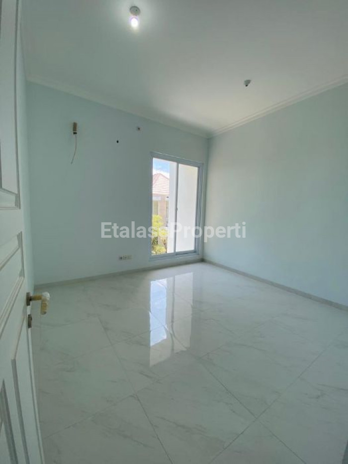 Foto properti Quick Sale ! Rumah Hook 4 Bedroom Baru Jadi Siap Huni Di Bukit Palma Citraland 5