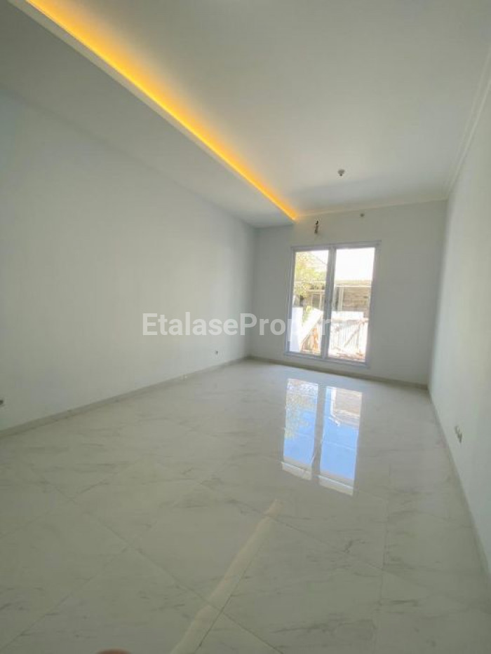 Foto properti Quick Sale ! Rumah Hook 4 Bedroom Baru Jadi Siap Huni Di Bukit Palma Citraland 6
