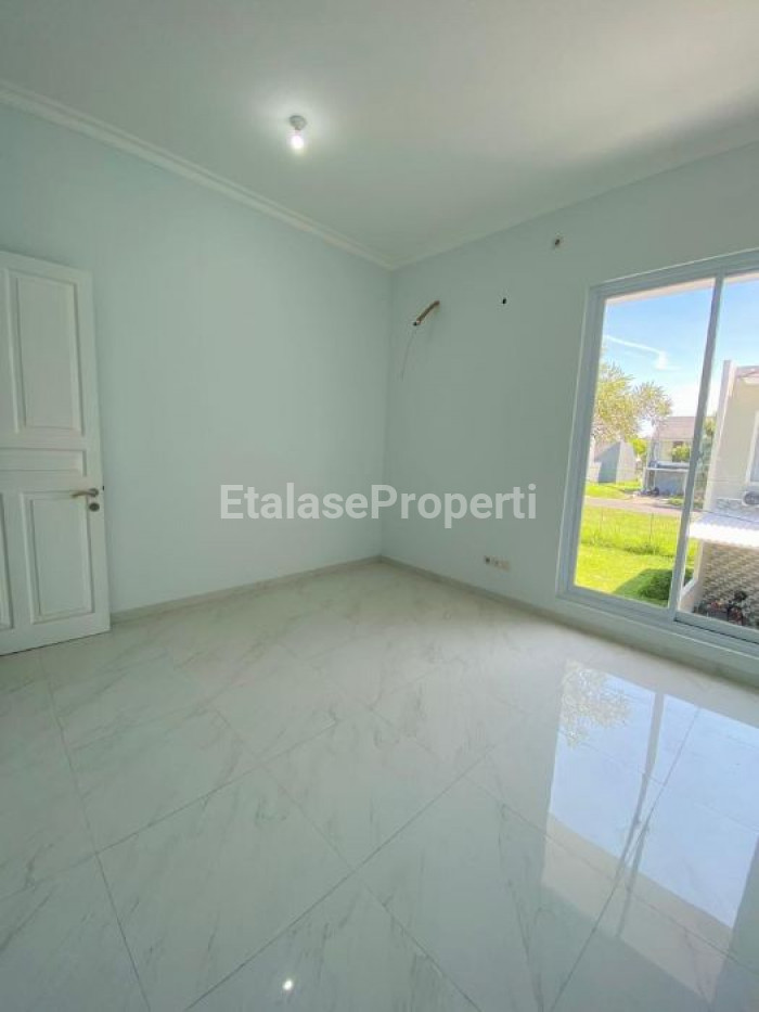 Foto properti Quick Sale ! Rumah Hook 4 Bedroom Baru Jadi Siap Huni Di Bukit Palma Citraland 7