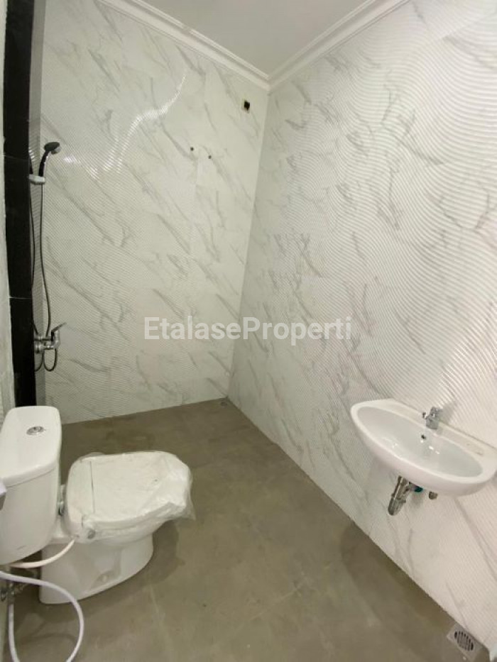 Foto properti Quick Sale ! Rumah Hook 4 Bedroom Baru Jadi Siap Huni Di Bukit Palma Citraland 9