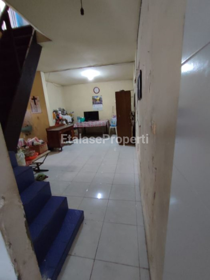 Foto properti Rumah Pusat Kota Surabaya 1,5 Lantai Lokasi Strategis Di Tembok Lor 2