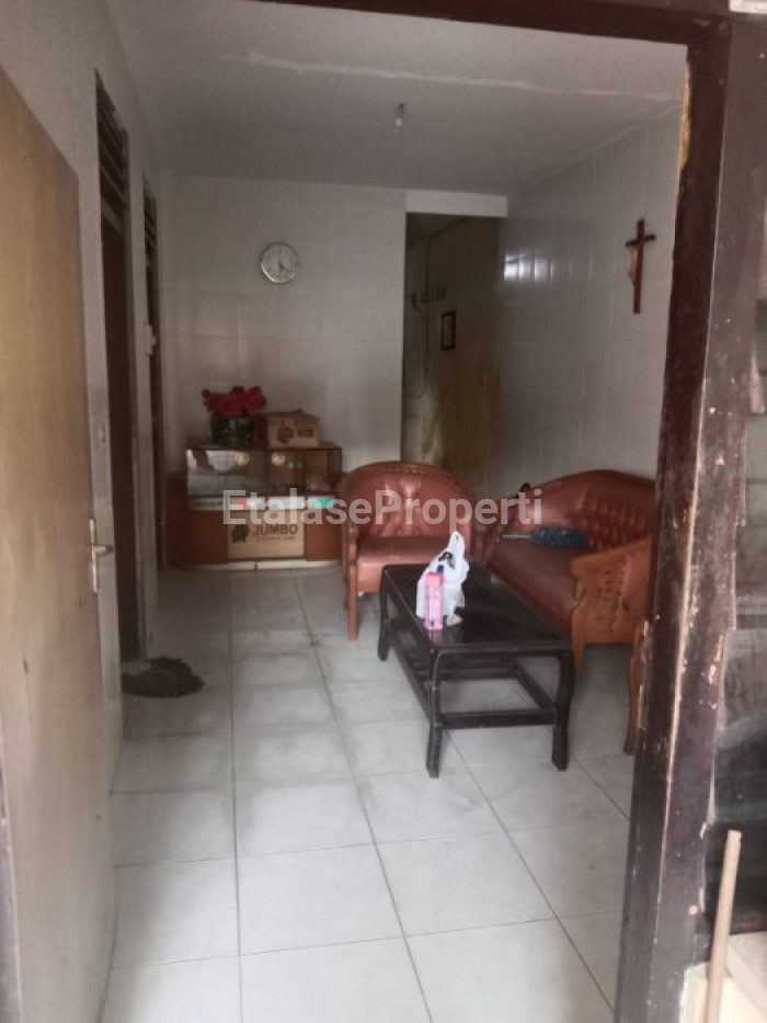 Foto properti Rumah Pusat Kota Surabaya 1,5 Lantai Lokasi Strategis Di Tembok Lor 4
