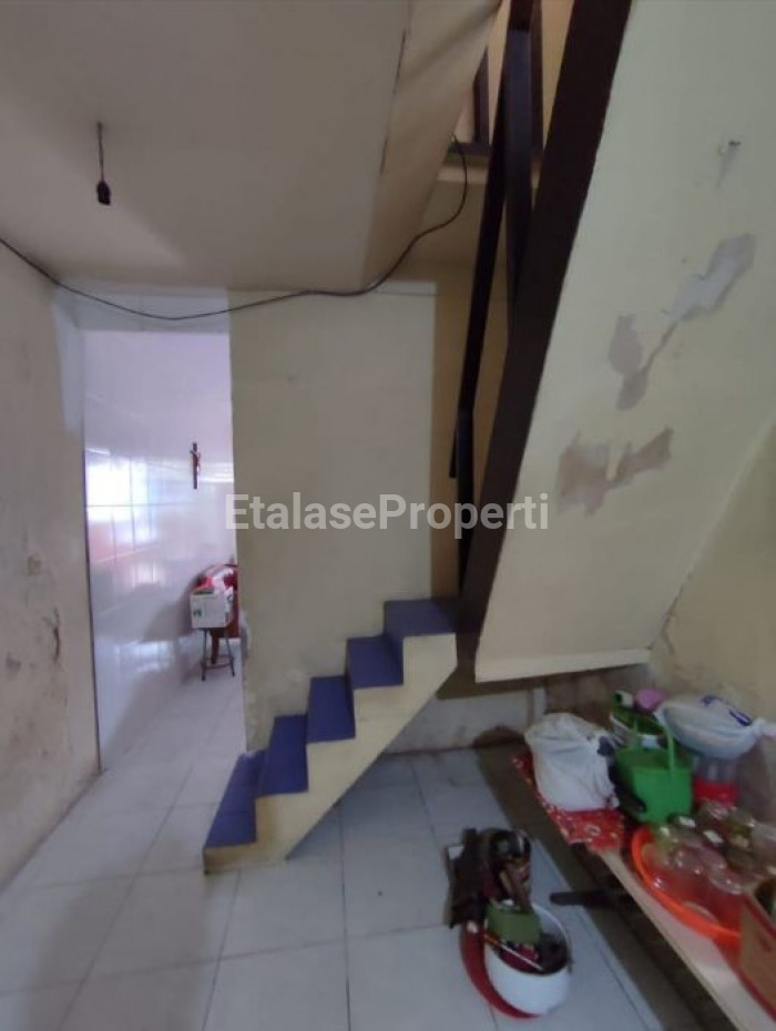 Foto properti Rumah Pusat Kota Surabaya 1,5 Lantai Lokasi Strategis Di Tembok Lor 5
