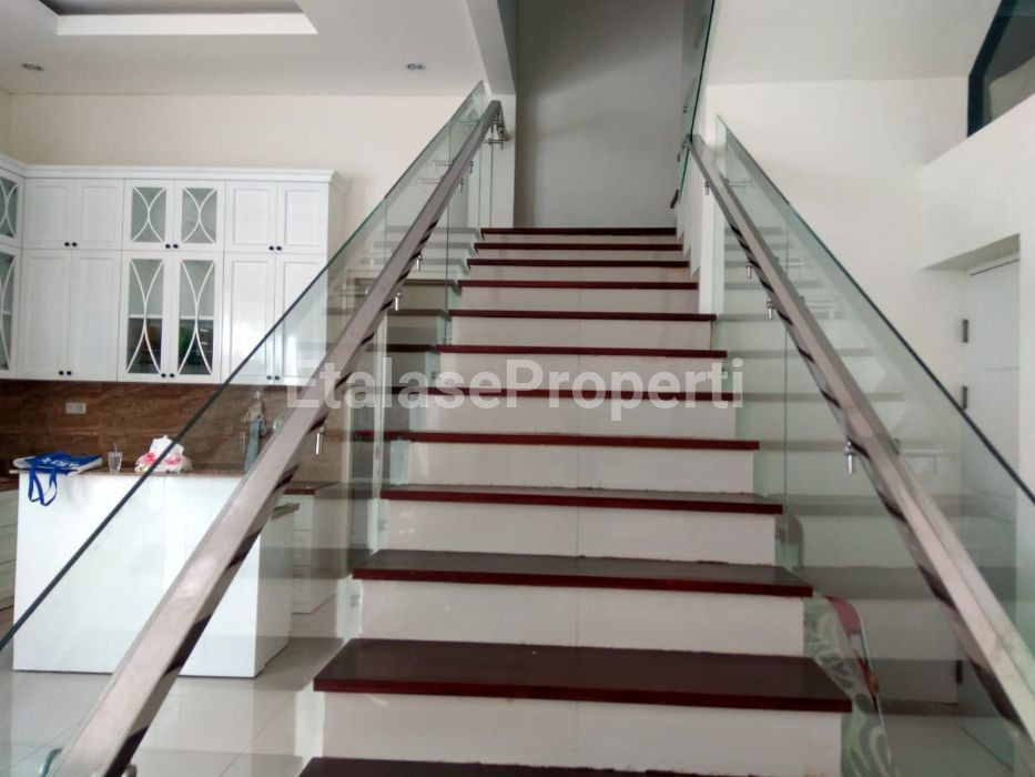 Foto properti Rumah Baru Gress. Semi Furnish (tan Lina) 5