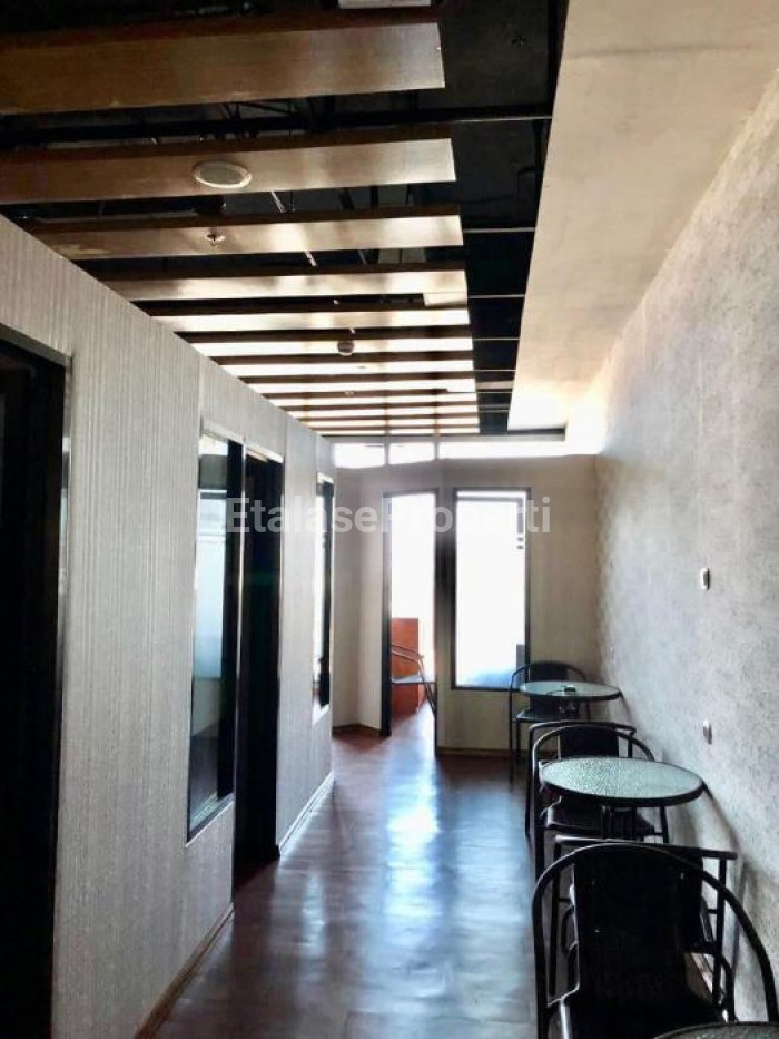 Foto properti JUAL CEPAT! Pakuwon Office Tower TP 6 Furnished Tunjungan Surabaya 1