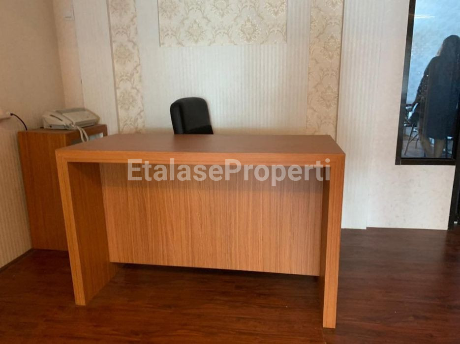Foto properti JUAL CEPAT! Pakuwon Office Tower TP 6 Furnished Tunjungan Surabaya 4