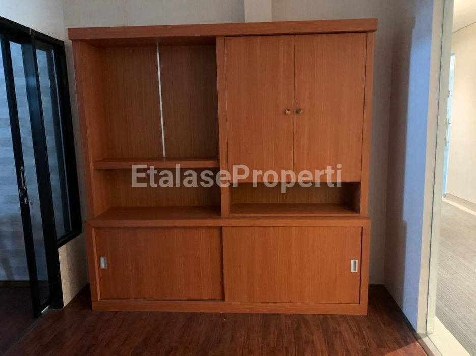 Foto properti JUAL CEPAT! Pakuwon Office Tower TP 6 Furnished Tunjungan Surabaya 6