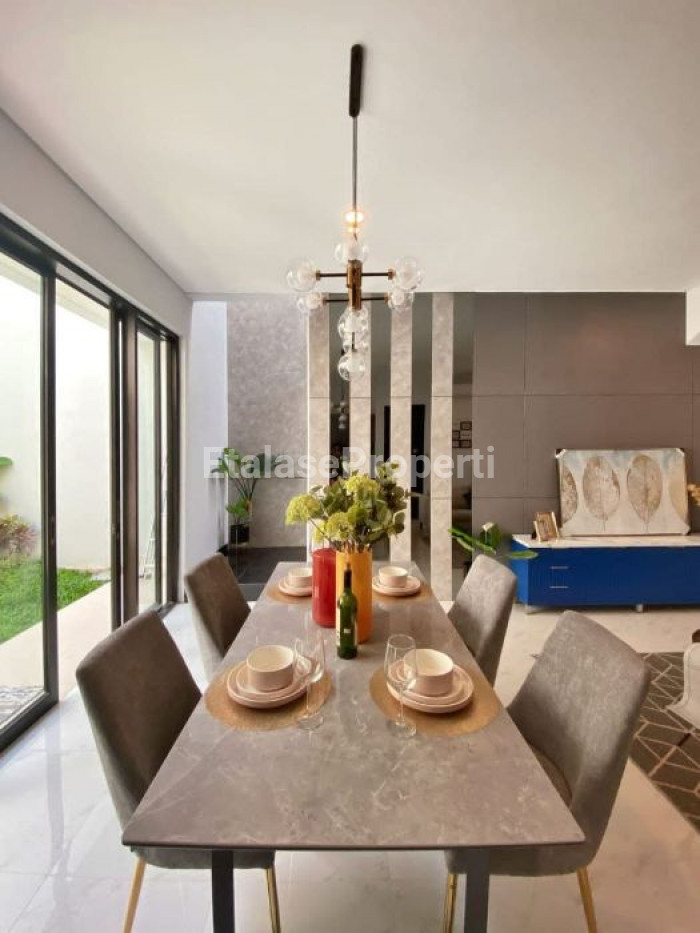 Foto properti Dijual Rumah Baru FULL FURNISHED Gayung Kebonsari Surabaya Selatan 4