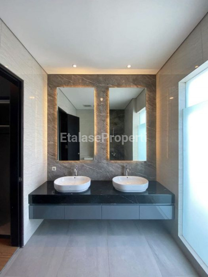 Foto properti Dijual Rumah Baru FULL FURNISHED Gayung Kebonsari Surabaya Selatan 10