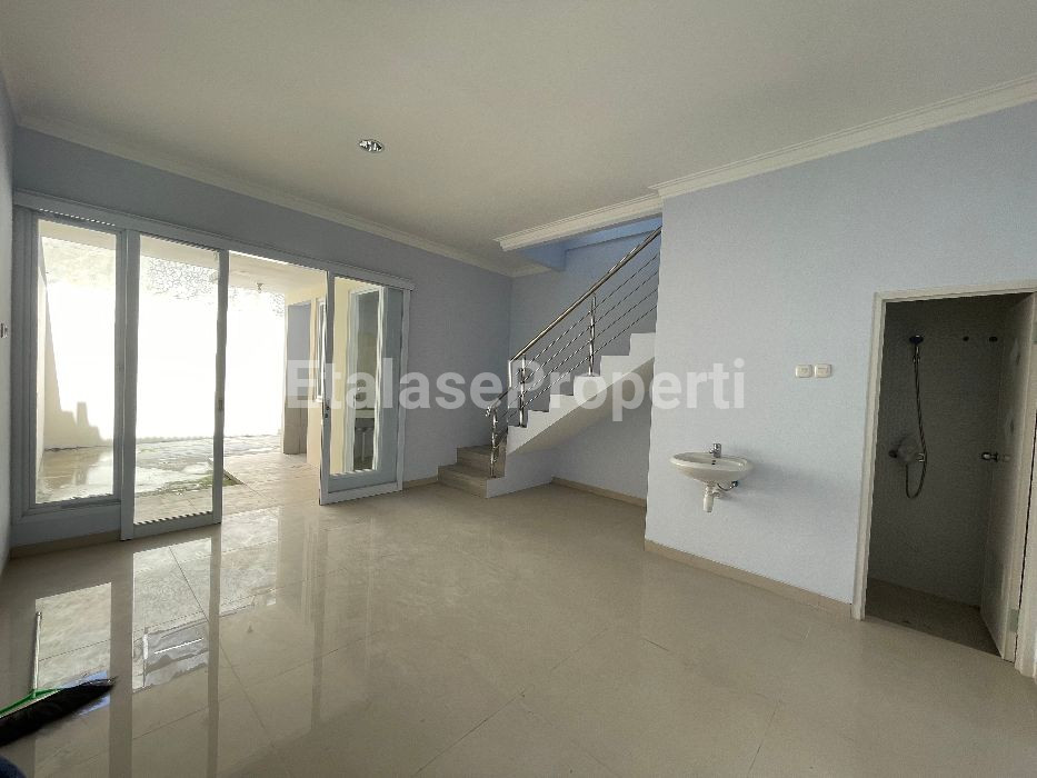 Foto properti Dijual Rumah Minimalis 2 Lantai Penjaringan Asri Rungkut Surabaya 2