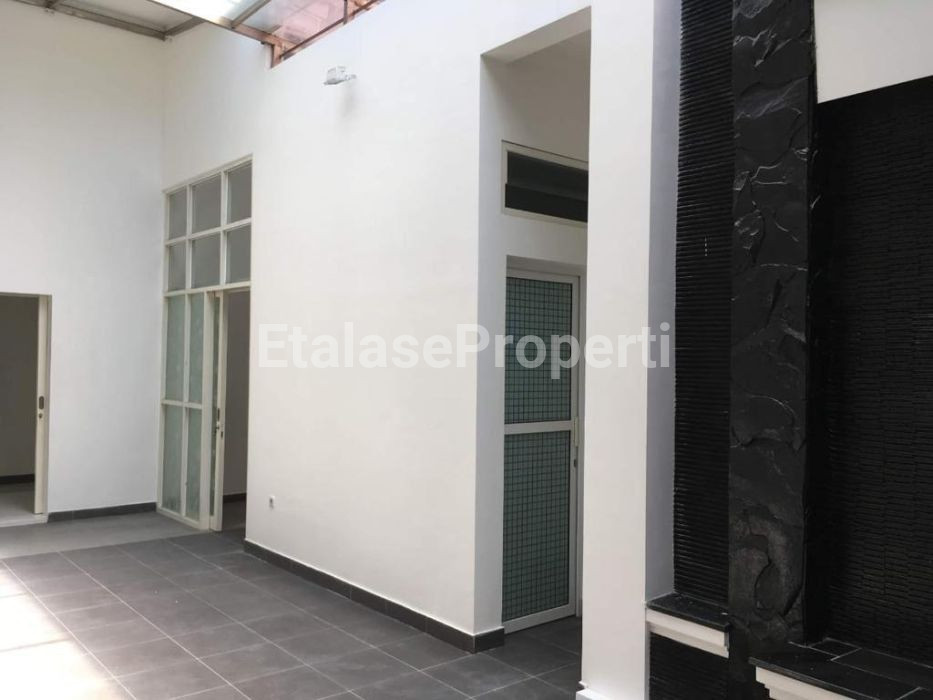 Foto properti Dijual Rumah Siap Huni Kondisi Sipp Di Dharmahusada Indah 1