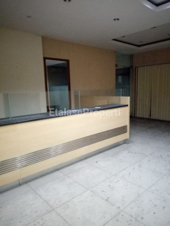 Foto properti RUMAH TENGAH KOTA UNTUK PERKANTORAN JALAN DIPONEGORO 4