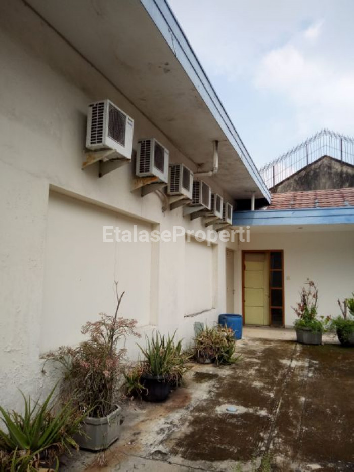 Foto properti RUMAH TENGAH KOTA UNTUK PERKANTORAN JALAN DIPONEGORO 5