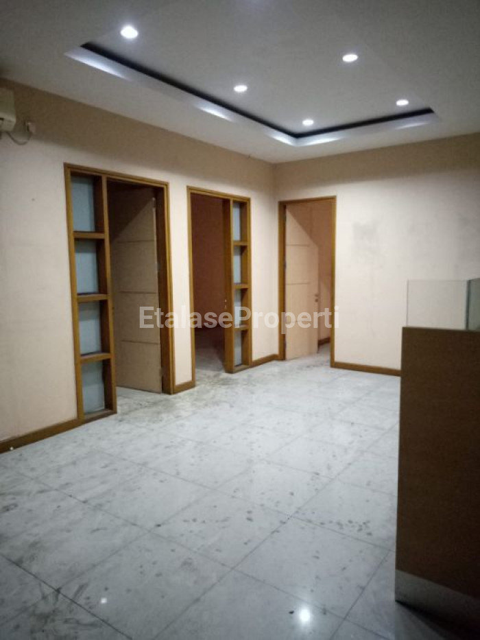 Foto properti RUMAH TENGAH KOTA UNTUK PERKANTORAN JALAN DIPONEGORO 7