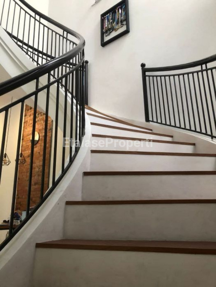 Foto properti Dijual Rumah Siap Huni Posisi Hook Wisma Kedung Asem Indah MERR Surabaya Timur Dkt Rungkut 3
