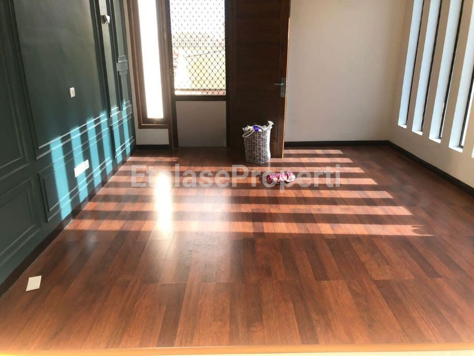 Foto properti Dijual Rumah Siap Huni Posisi Hook Wisma Kedung Asem Indah MERR Surabaya Timur Dkt Rungkut 4