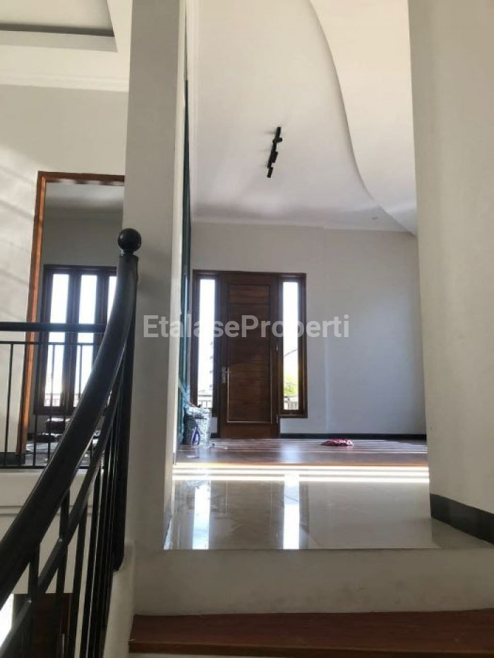 Foto properti Dijual Rumah Siap Huni Posisi Hook Wisma Kedung Asem Indah MERR Surabaya Timur Dkt Rungkut 8