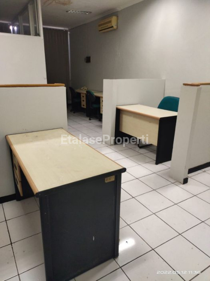 Foto properti Disewakan Ruko 3  Lantai Strategis Di Daerah Ngagel Jaya Selatan 2