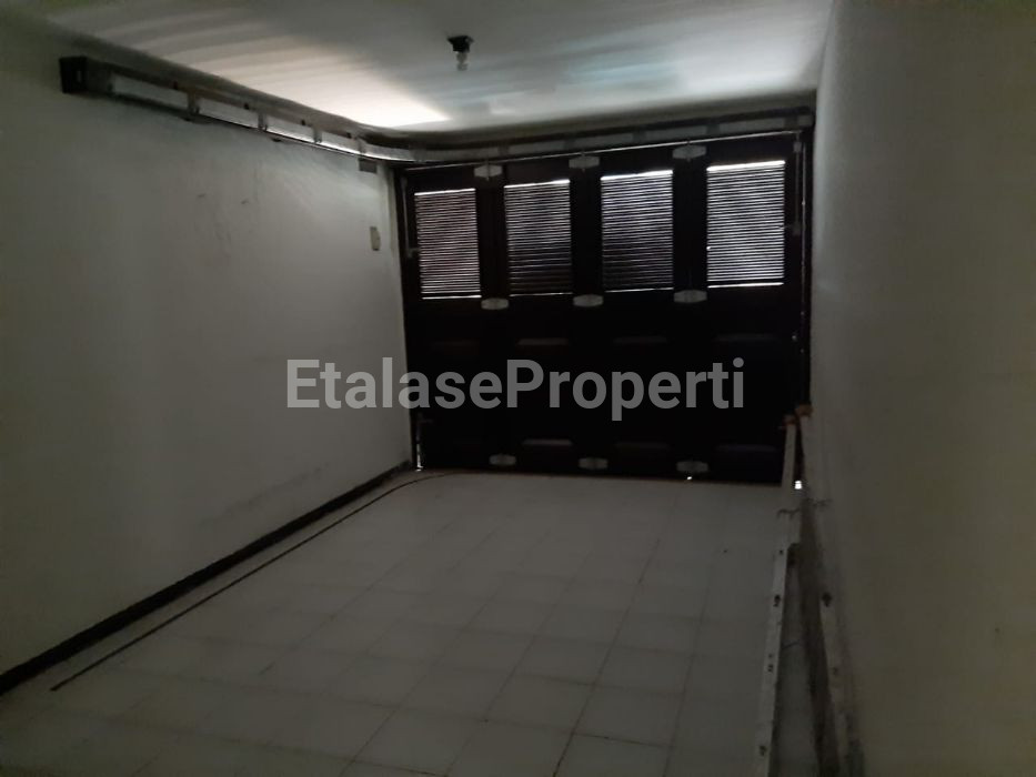 Foto properti Rumah Bergaya Semi Minimalis Di Gresik Kota Baru 3