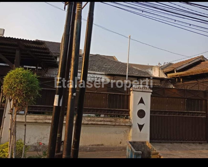 Foto properti Rumah  Di   Jl. Arif Rahman Hakim 1