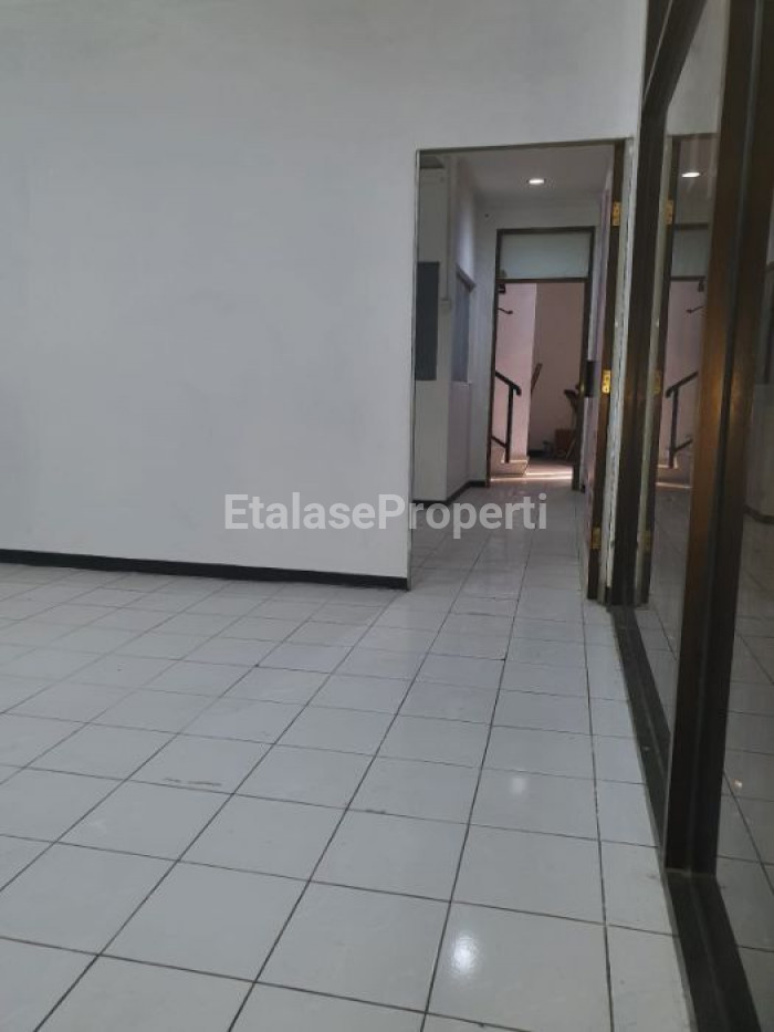 Foto properti Ruko 3,5 Lantai Siap Pakai Komersial Area Komplek Ruko RMI Ngagel Jaya Selatan Surabaya Timur 2