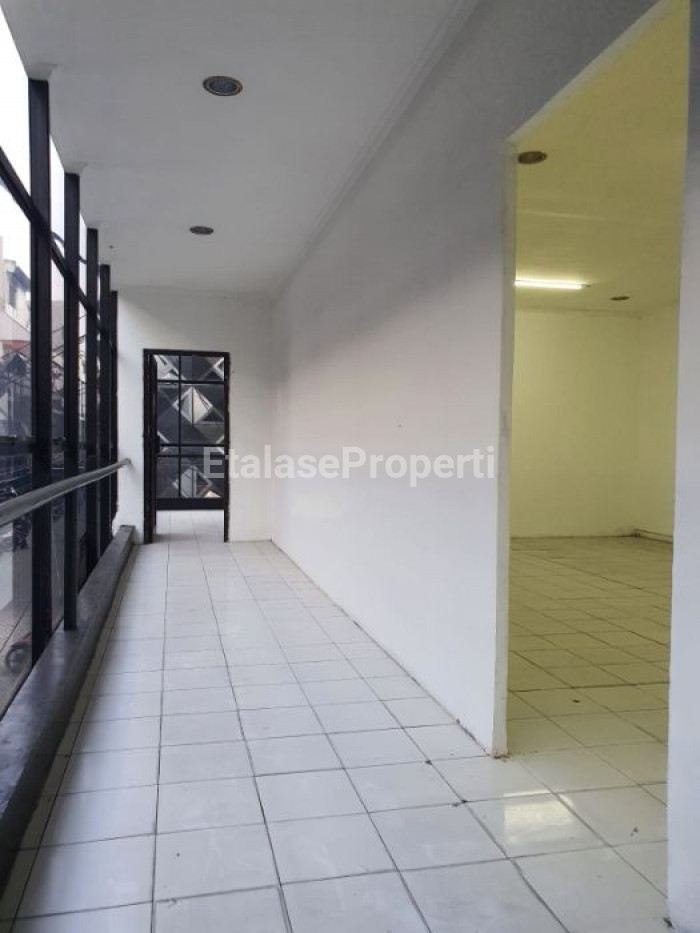 Foto properti Ruko 3,5 Lantai Siap Pakai Komersial Area Komplek Ruko RMI Ngagel Jaya Selatan Surabaya Timur 4