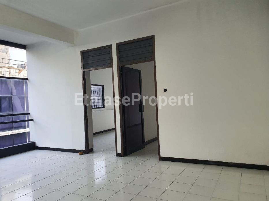 Foto properti Ruko 3,5 Lantai Siap Pakai Komersial Area Komplek Ruko RMI Ngagel Jaya Selatan Surabaya Timur 6