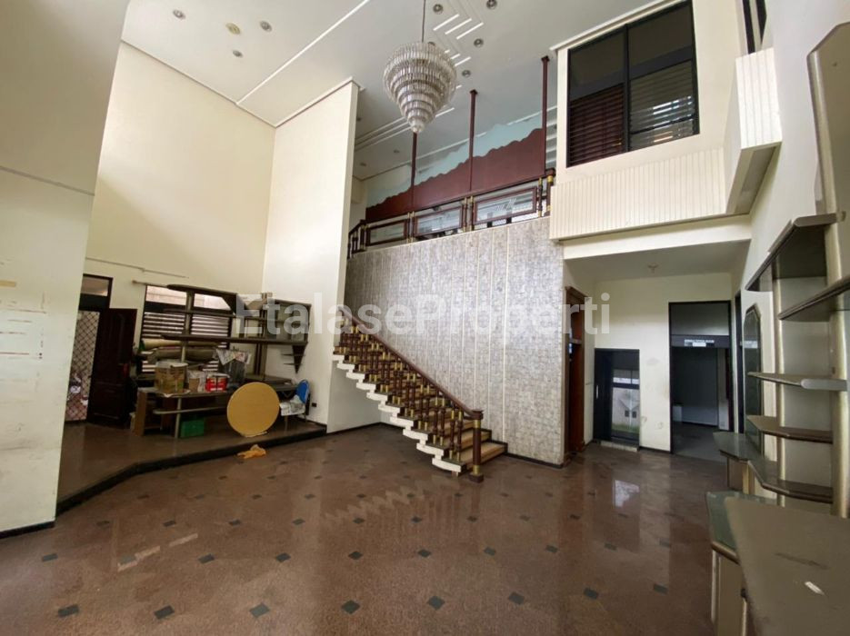 Foto properti ARGOPURO Rumah Di Pusat Kota 7