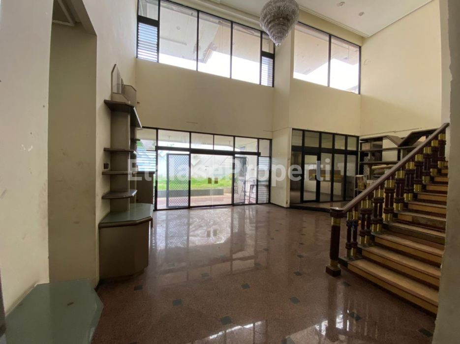 Foto properti ARGOPURO Rumah Di Pusat Kota 1