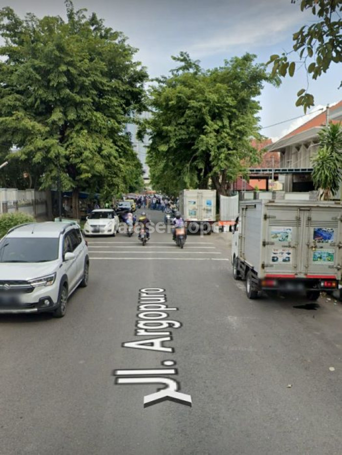 Foto properti ARGOPURO Rumah Di Pusat Kota 3