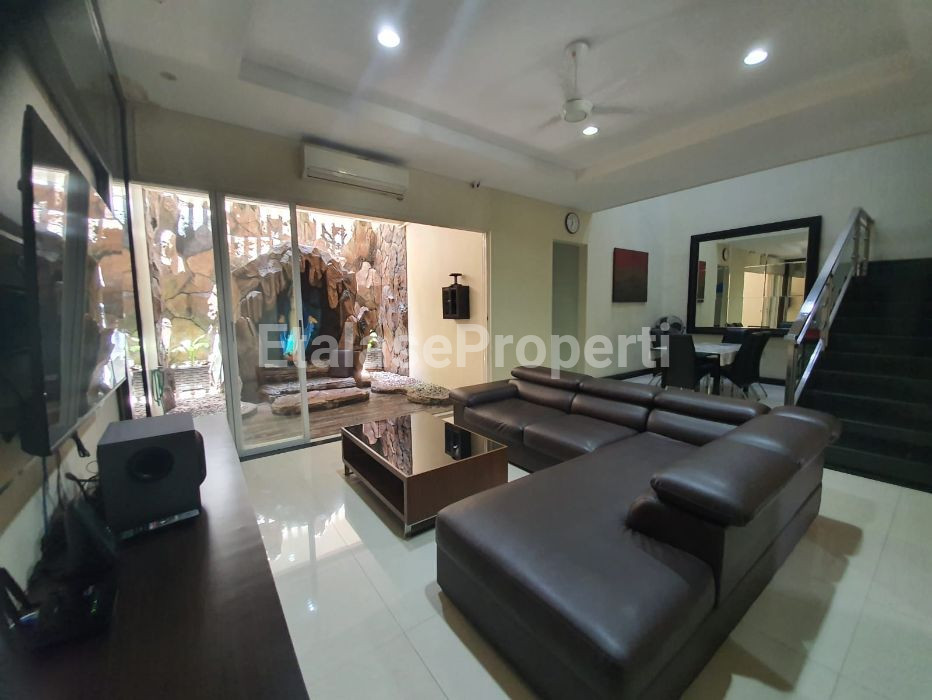 Foto properti Manyar Jaya 2lt Luas & Kokoh Bangunan 5