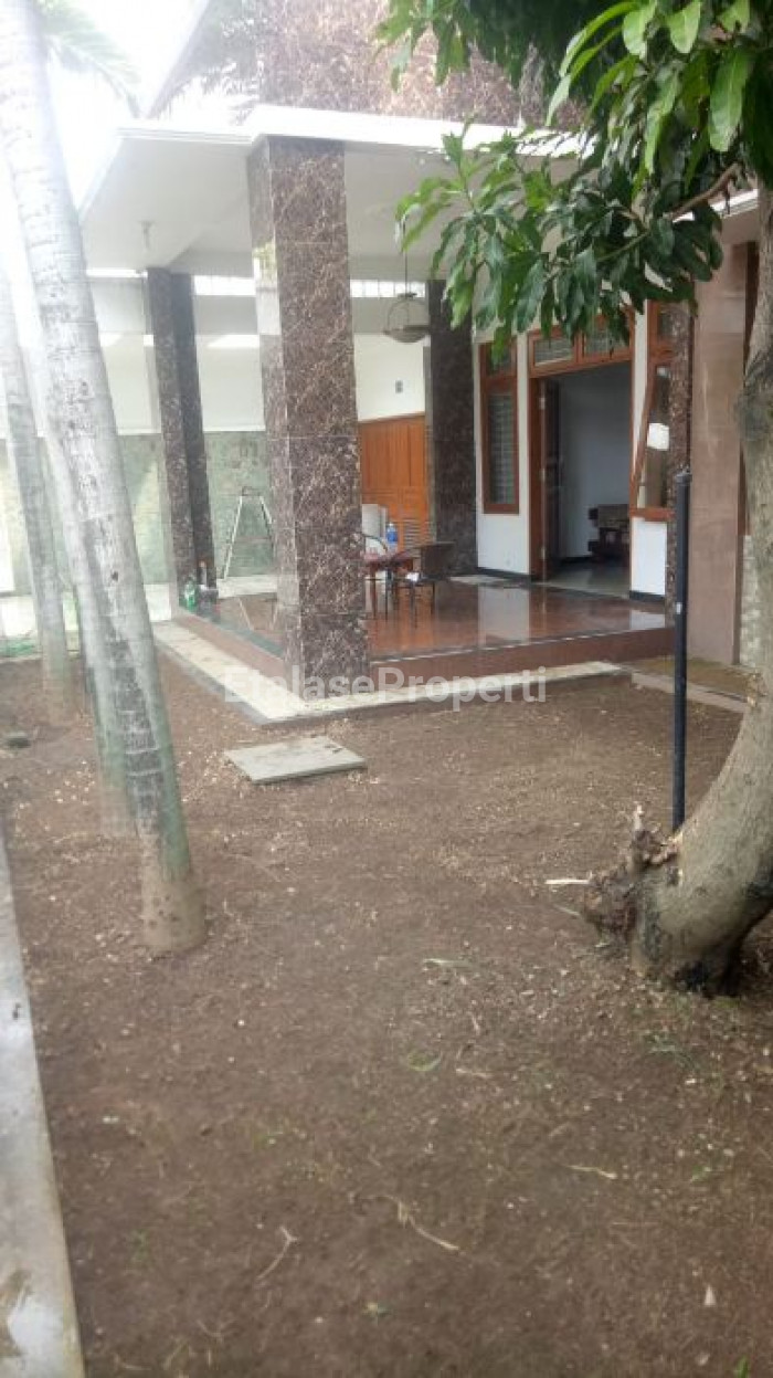 Foto properti Dijual Rumah Luas Nyaman Terawat Di Jemursari 2