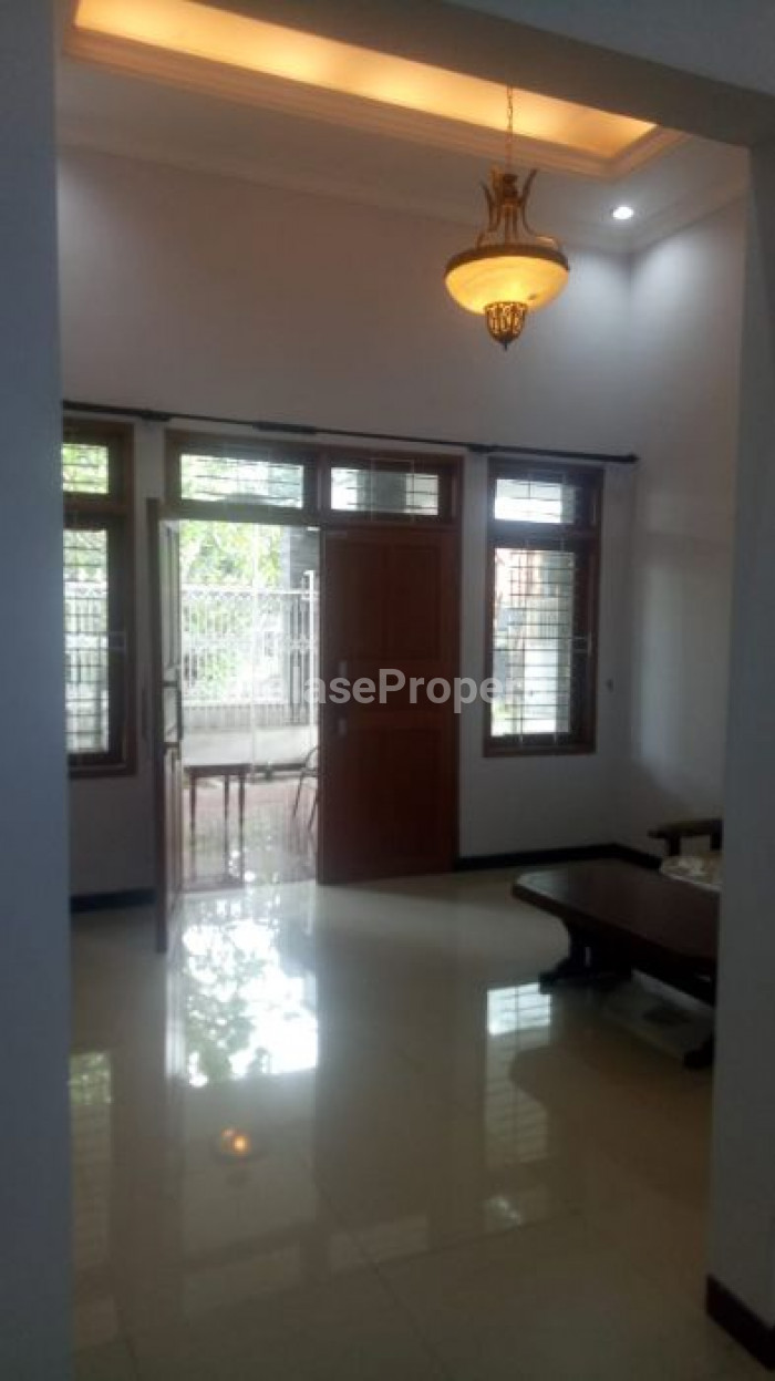 Foto properti Dijual Rumah Luas Nyaman Terawat Di Jemursari 4