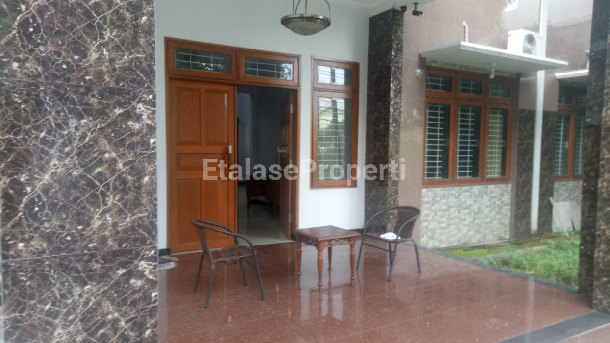 Foto properti Dijual Rumah Luas Nyaman Terawat Di Jemursari 5