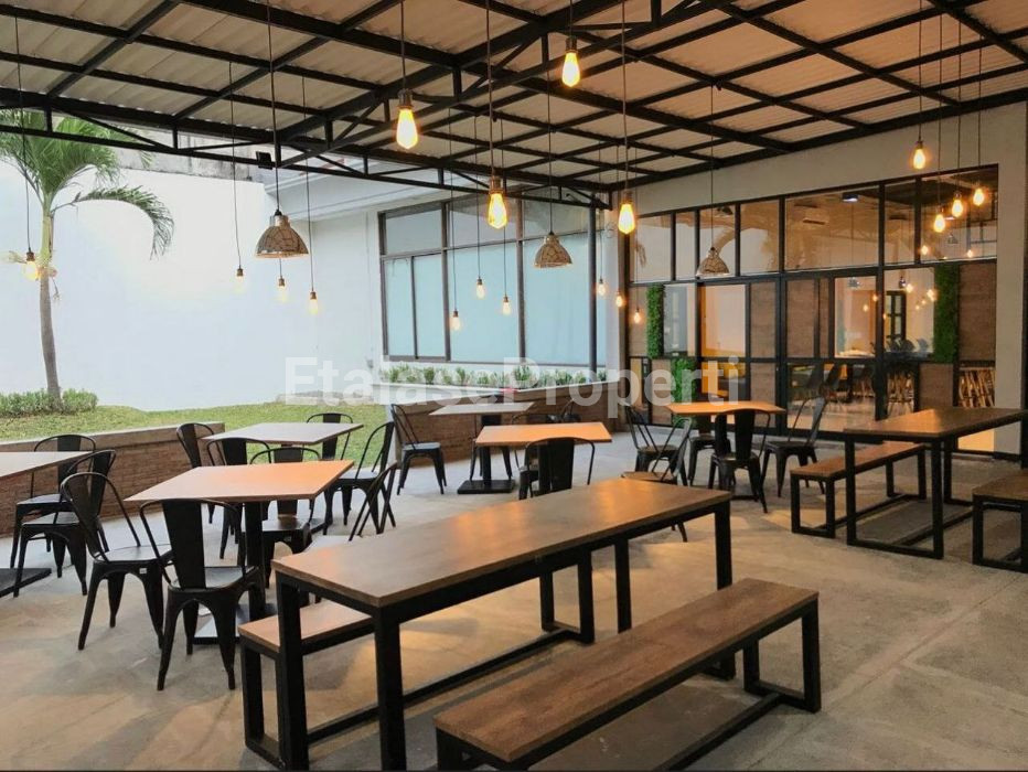 Foto properti DISEWAKAN Ex Kantor Di Jalan Kapuas Surabaya Pusat Selangkah Dari Raya Darmo 3