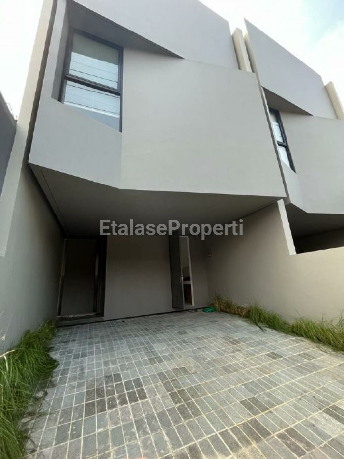 Foto properti Dijual Rumah Mewah Di Sutorejo Utara 2