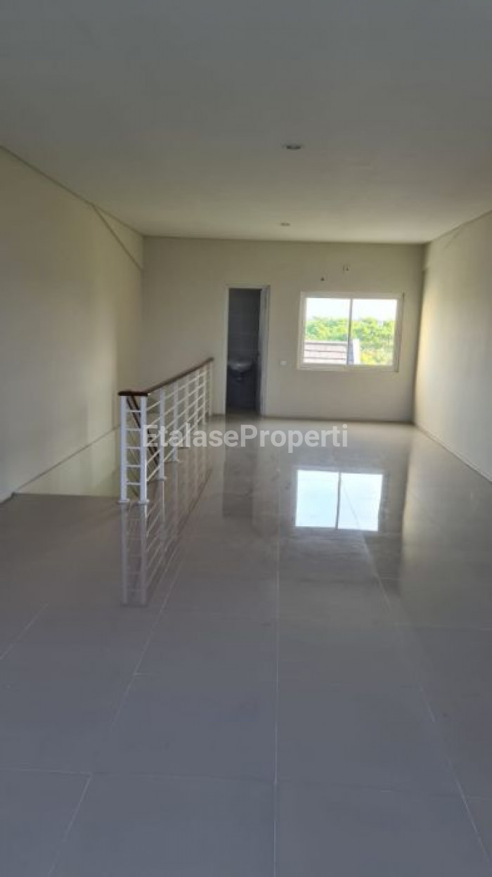 Foto properti Ruko Siap Pakai Usaha Di Jalan Utama Northwest Boulevard 6