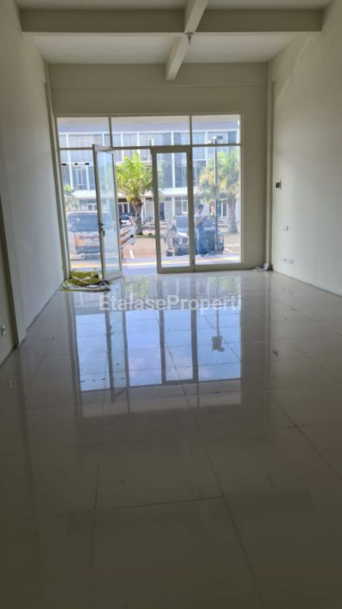 Foto properti Ruko Siap Pakai Usaha Di Jalan Utama Northwest Boulevard 8