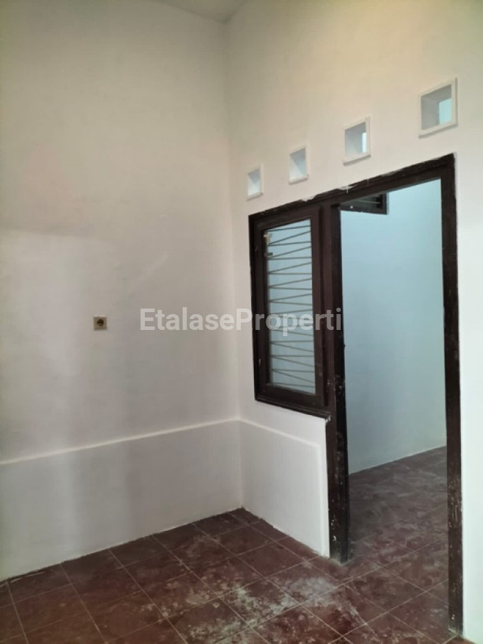 Foto properti Disewakan Rumah +  Gudang Di Ngagel Jaya Selatan 5