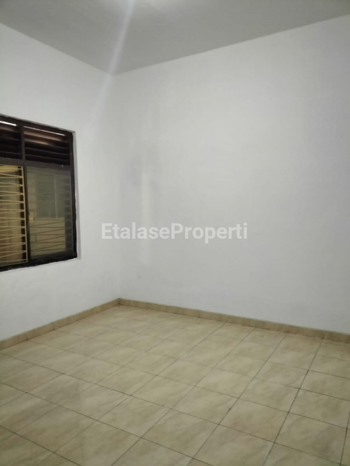 Foto properti Disewakan Rumah +  Gudang Di Ngagel Jaya Selatan 9