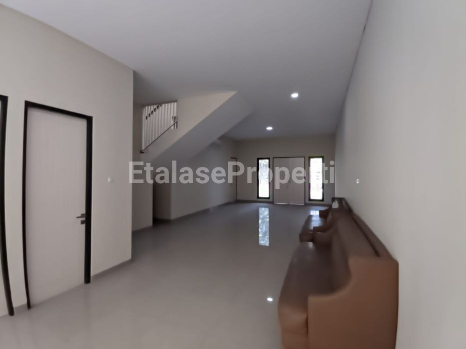 Foto properti Dijual Rumah New 100% Minimalis 2lt Rungkut Asri Utara 2 Unit Jejer 7