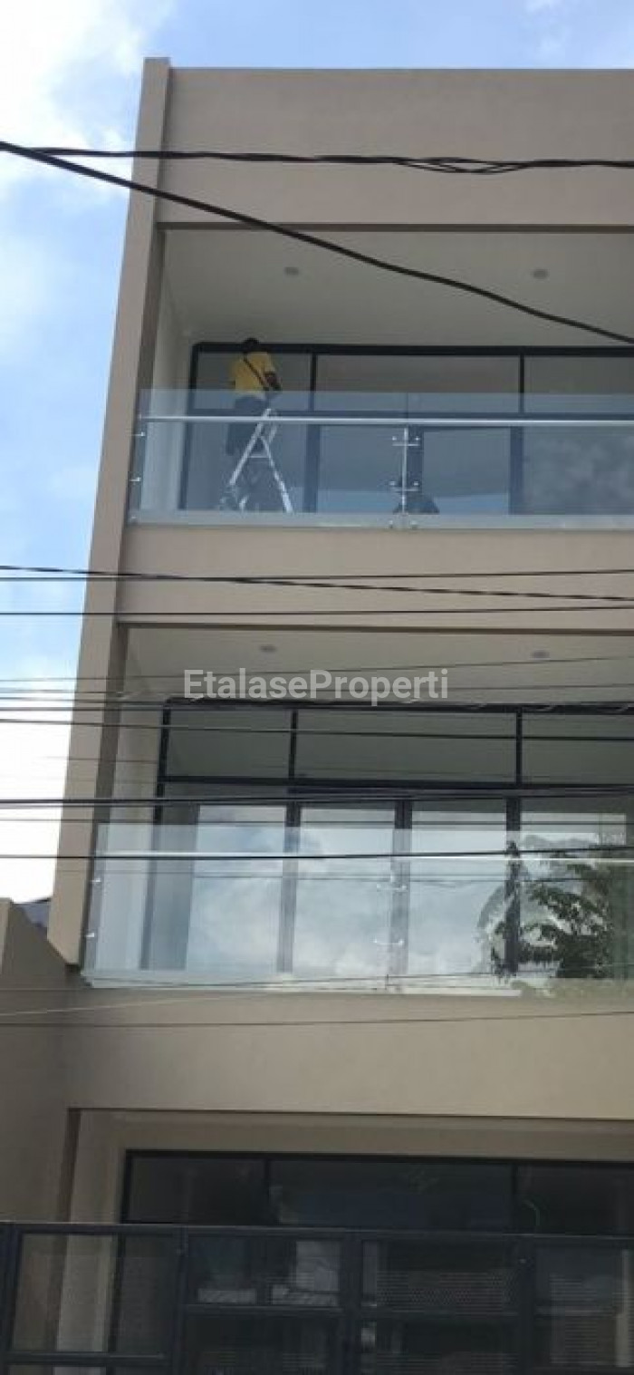 Foto properti Dijual Ruko Tengah Kota Ramai Strategis Sgt Dekat  Anugrah Motor Kertajaya 1