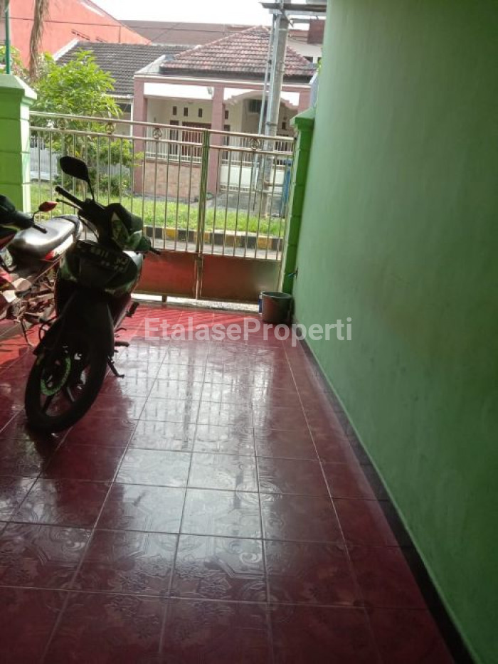 Foto properti Rumah Siap Huni Depan Taman 3