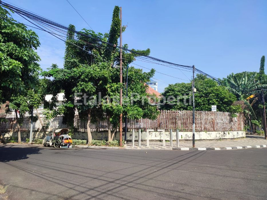 Foto properti Rumah Lama Dijual Di Jl. Begawan 1