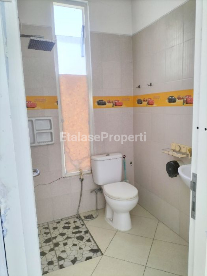 Foto properti Disewakan Rumah Di Royal Residence Cluster Addington 6