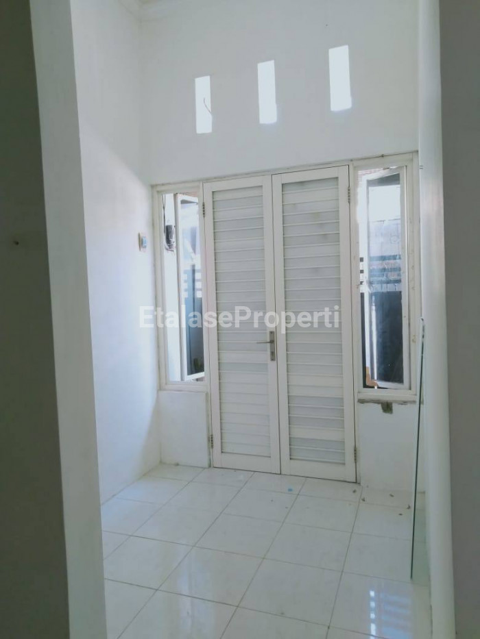 Foto properti Dijual Rumah Lebak Permai Surabaya Timur Hanya 650jt Row Jalan 2,5 Mobil 3